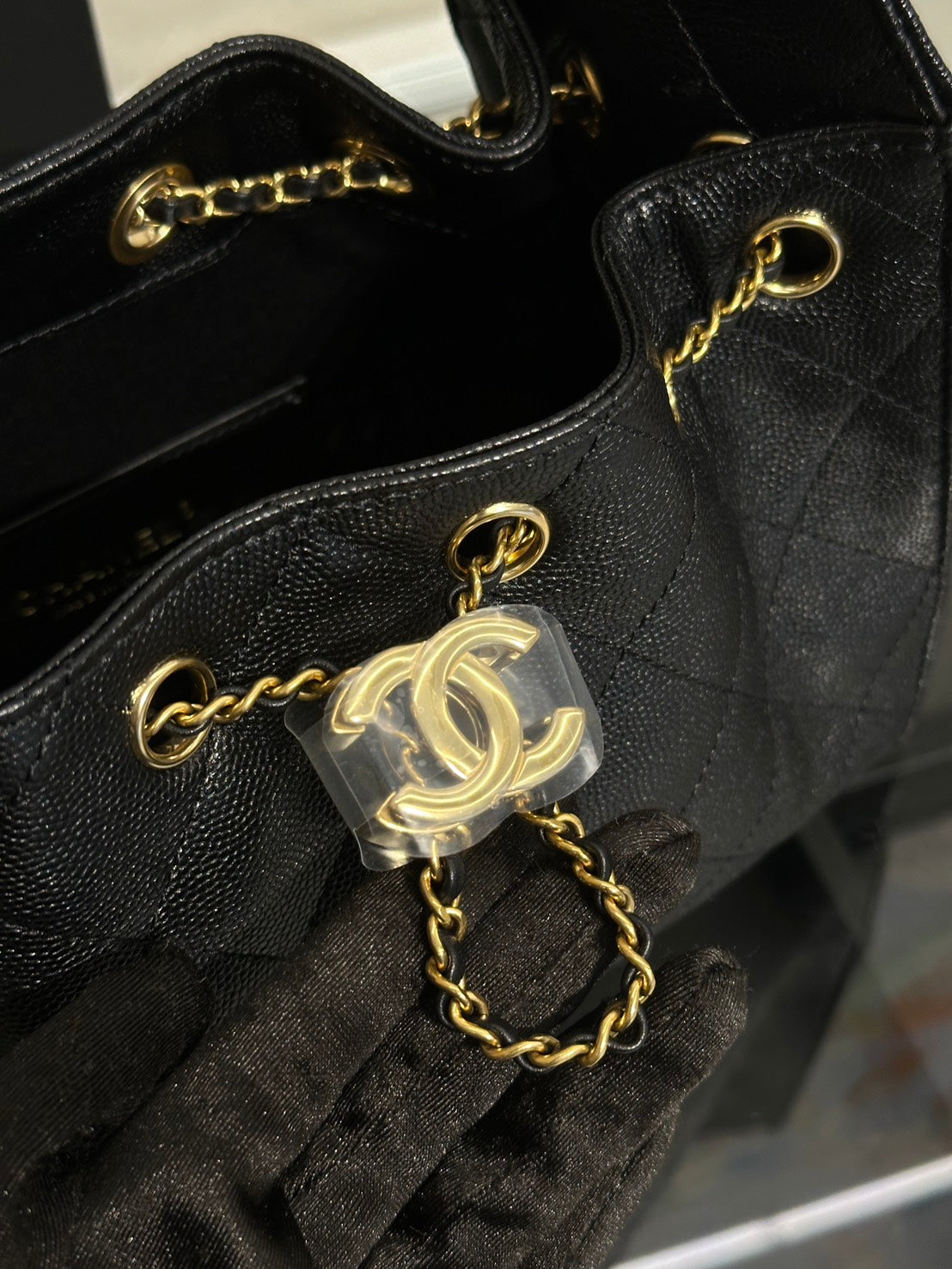 CHANEL 25 Mini Hobo Bag - 黑亮金