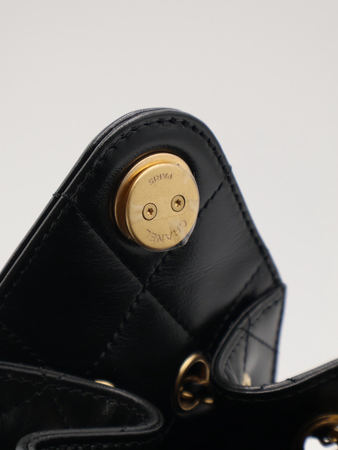 CHANEL 25 Mini Hobo Bag - 油蠟皮黑金銀