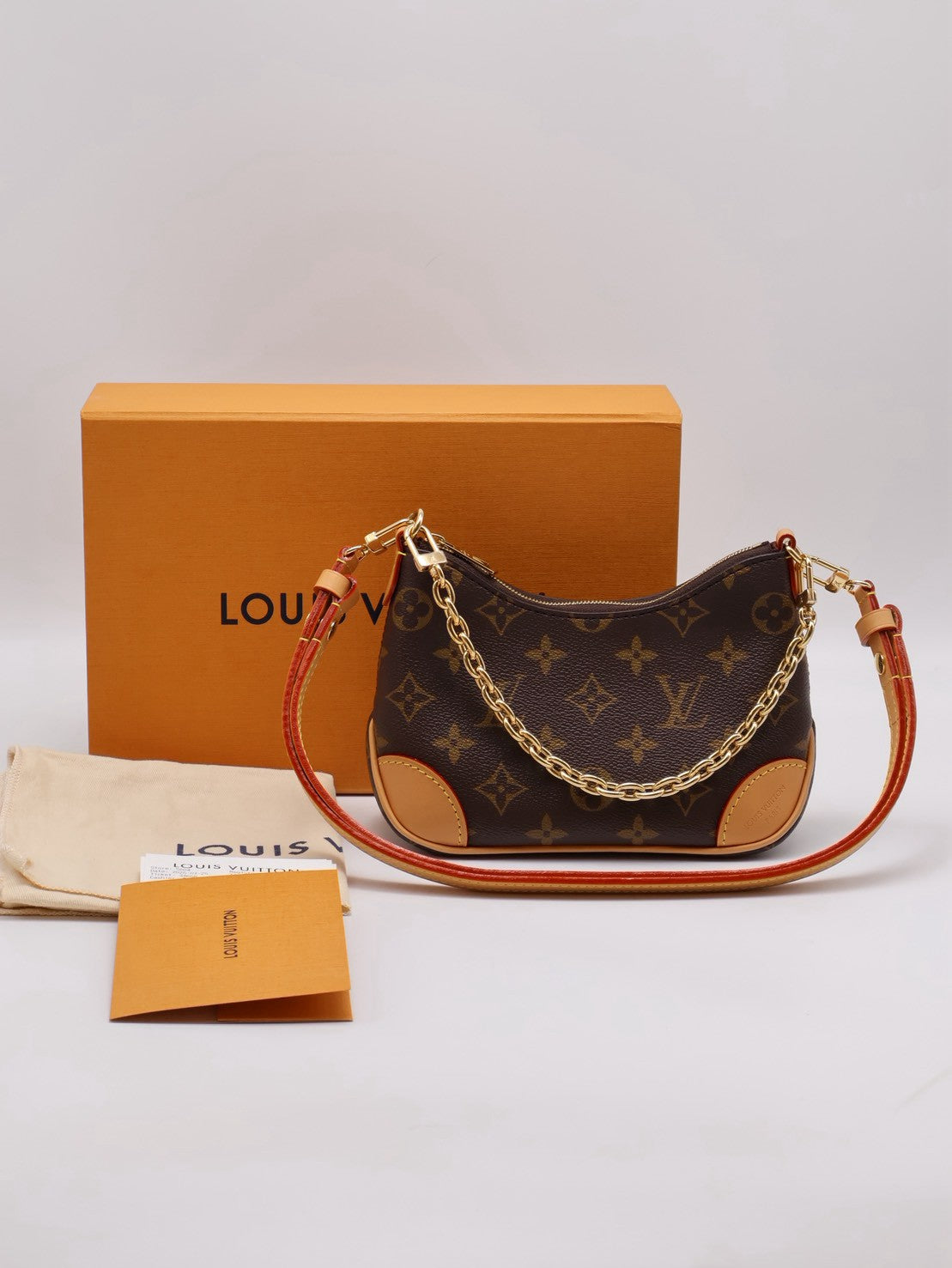 LOUIS VUITTON Nano Boulogne牛角包