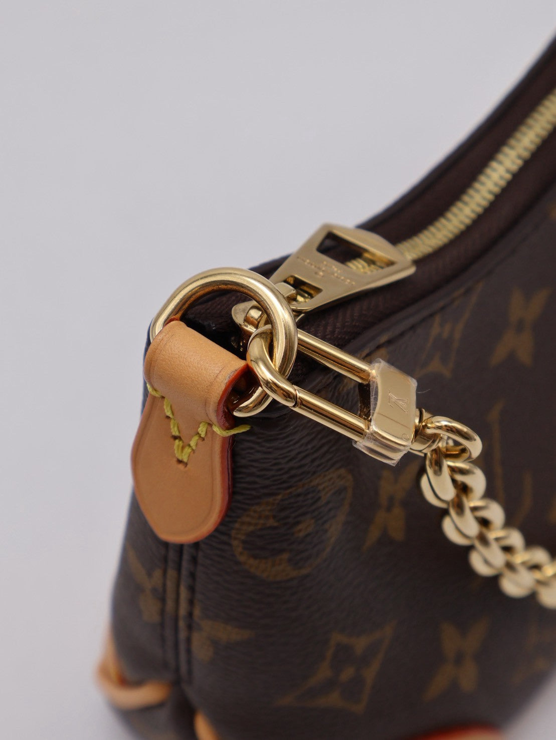 LOUIS VUITTON Nano Boulogne牛角包