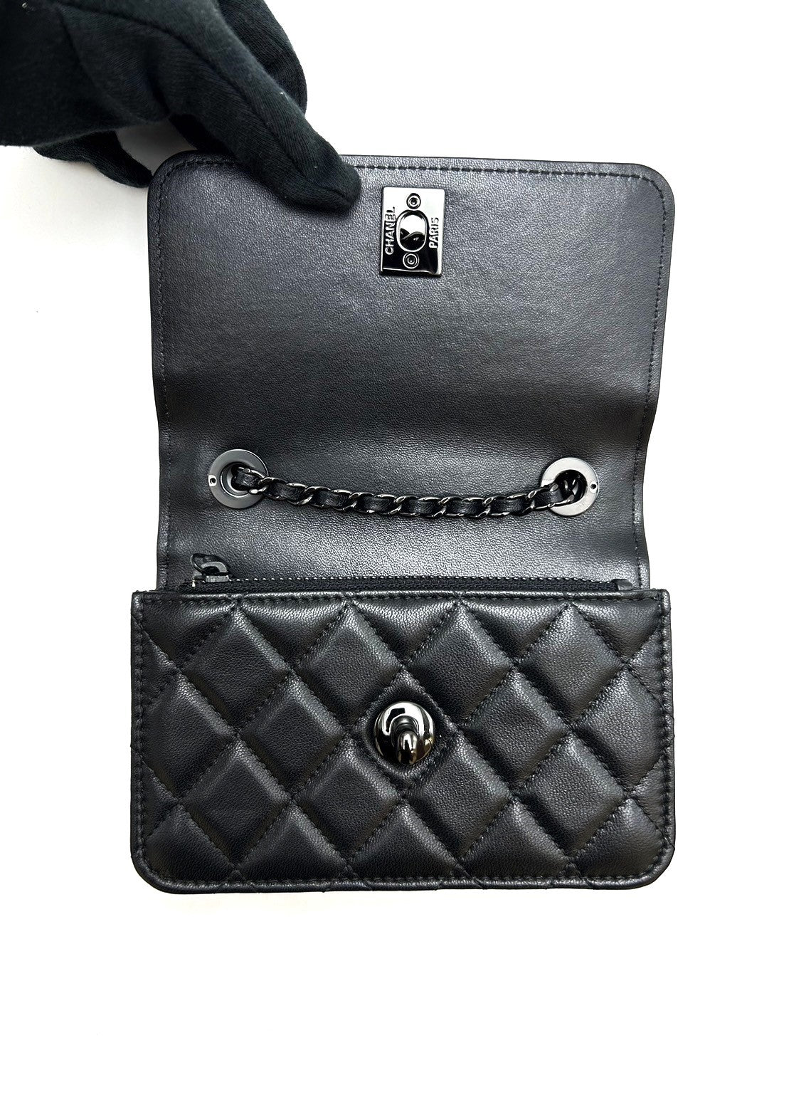 CHANEL Trendy mini woc - so black