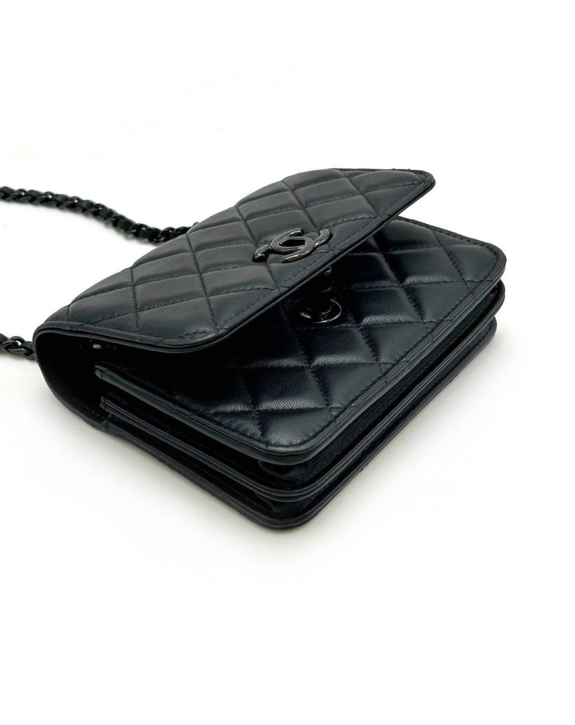 CHANEL Trendy mini woc - so black