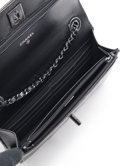 CHANEL Trendy WOC - so black