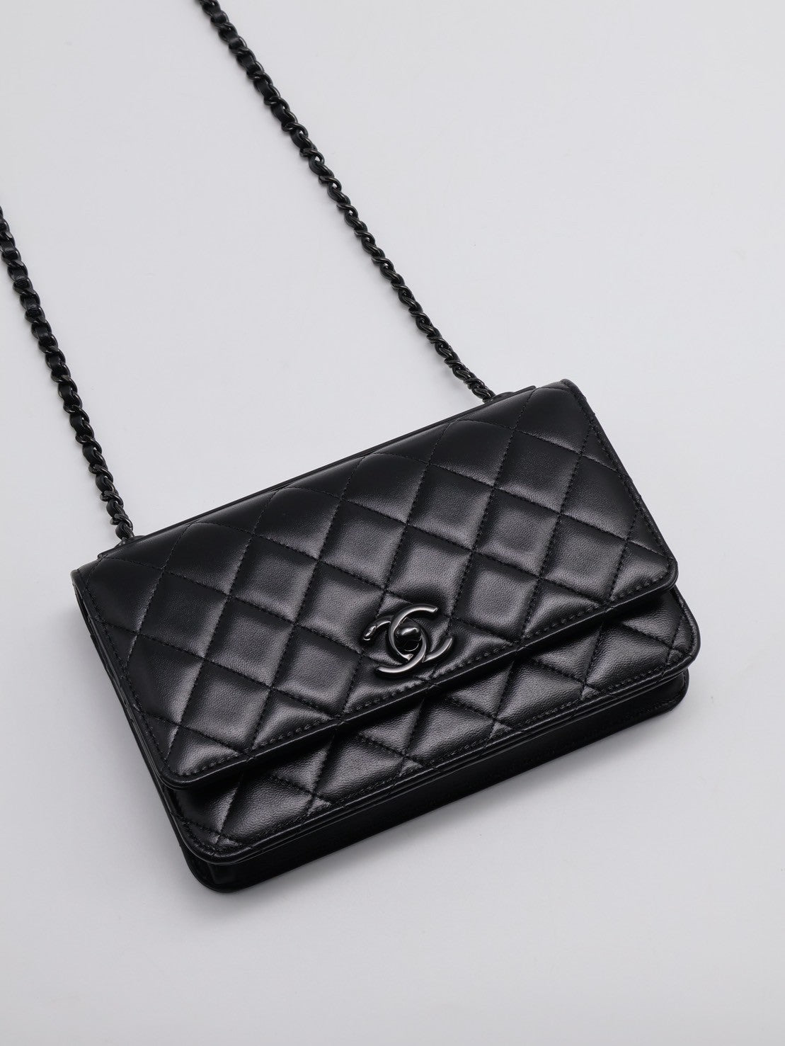 CHANEL Trendy WOC - so black