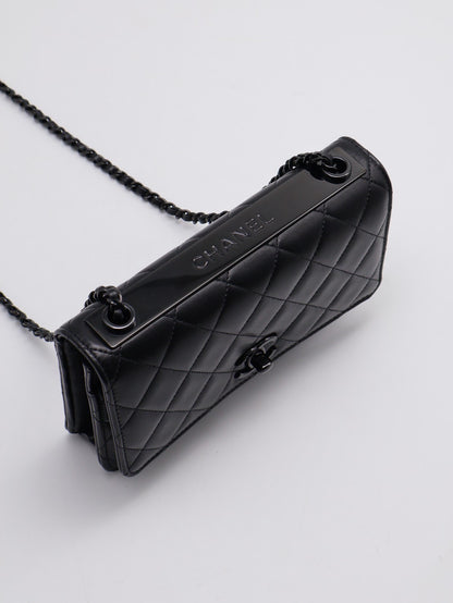 CHANEL Trendy WOC - so black