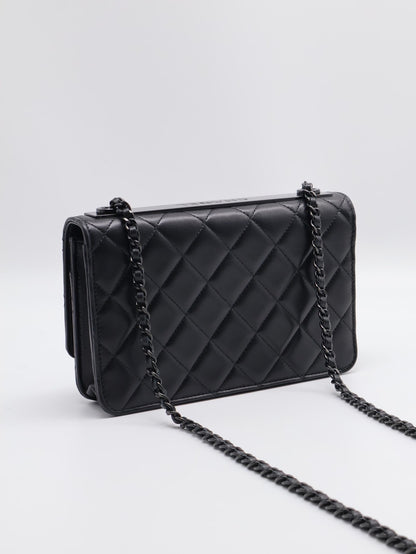 CHANEL Trendy WOC - so black