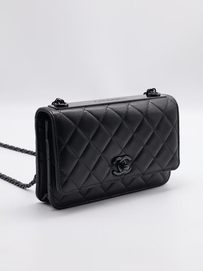 CHANEL Trendy WOC - so black