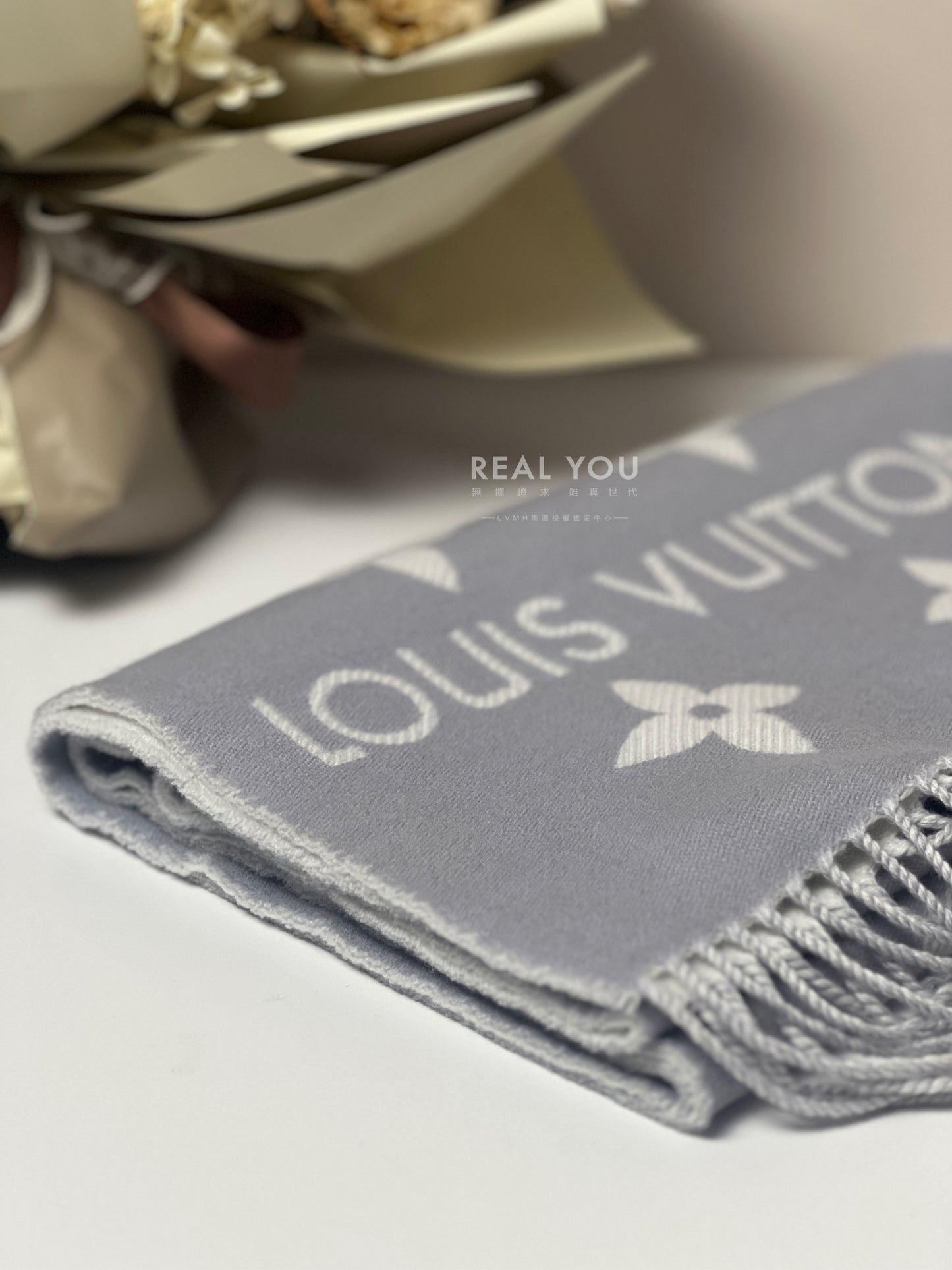LOUIS VUITTON Essential 圍巾 - 灰白